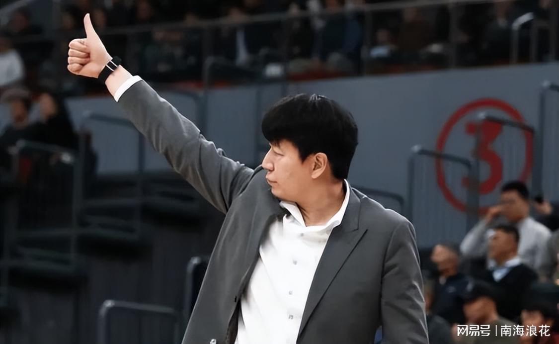 丢人!拿600万,却全场0分,还遭教练弃用,球迷:不上他山东必赢