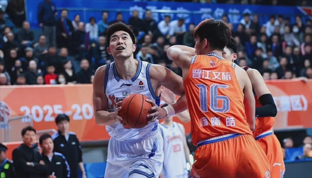 世界杯手机观看-考虑买断？曝朱旭航或离开新疆男篮，拿着大合同两年没打球