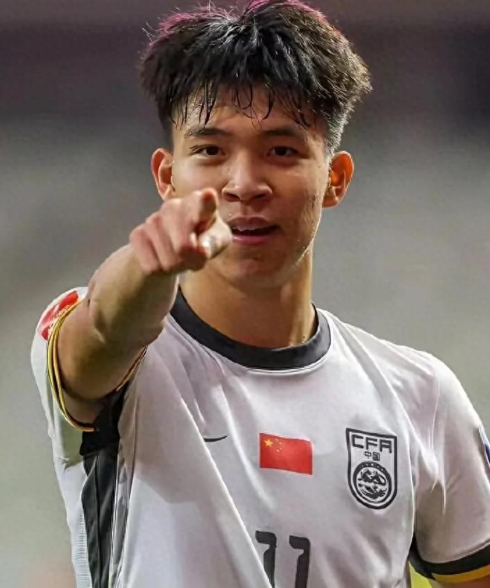 世界杯最新版下载-震惊:两原因让王钰栋拒绝德甲豪门,收入居然比在中超踢球低6倍