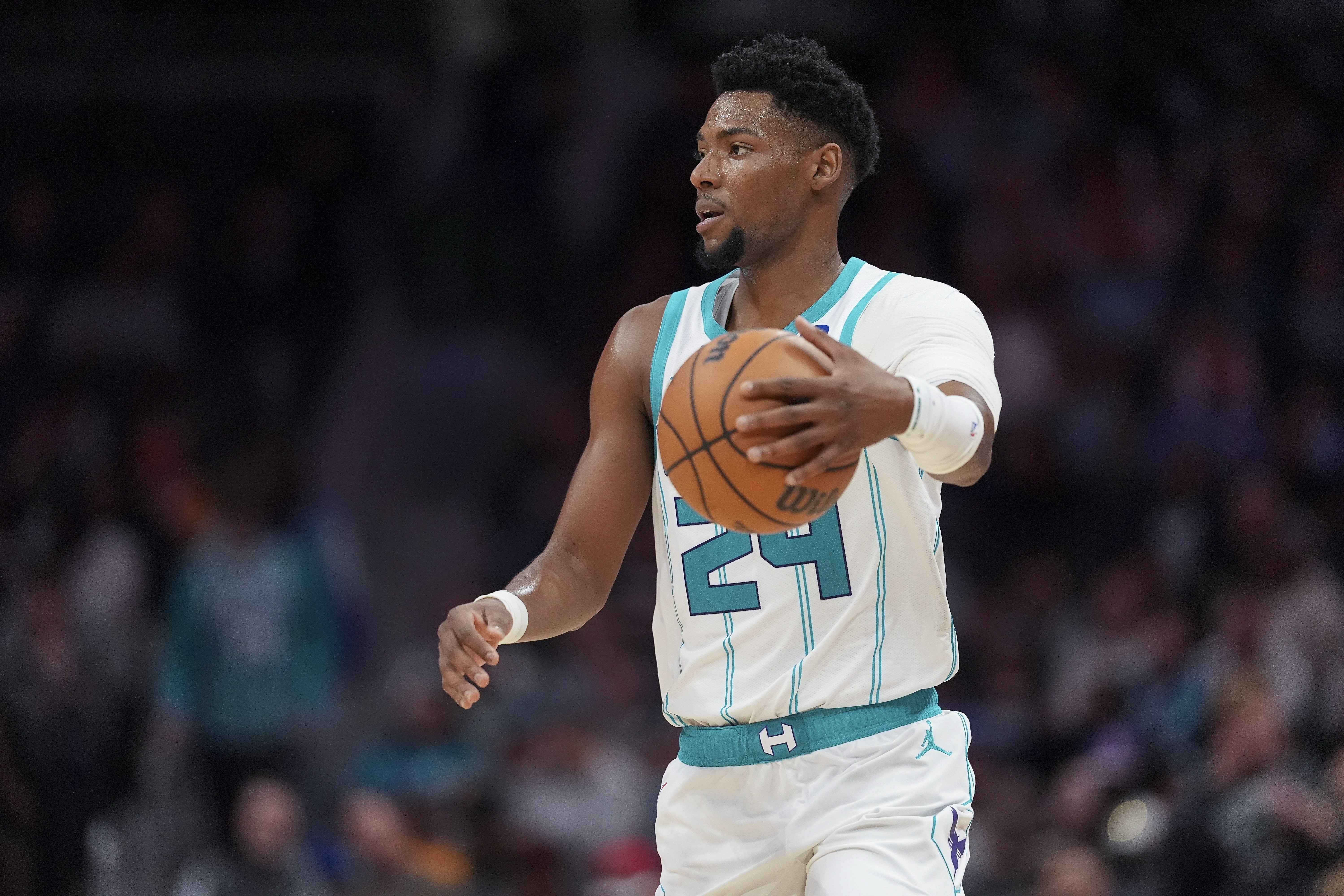 世界杯app下载-手感好得多攻！布兰登·米勒打满首节 5中5&amp;三分3中3轰下16分！